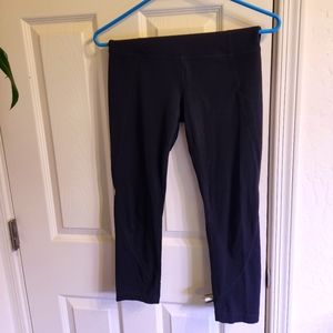 Athleta black crop leggings Small Tall